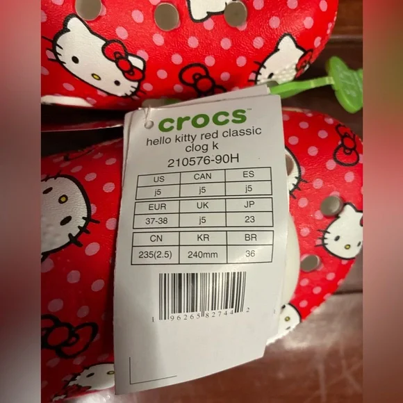 CROCS Red Hello Kitty Slippers-Red Classic clog-BRAND NEW